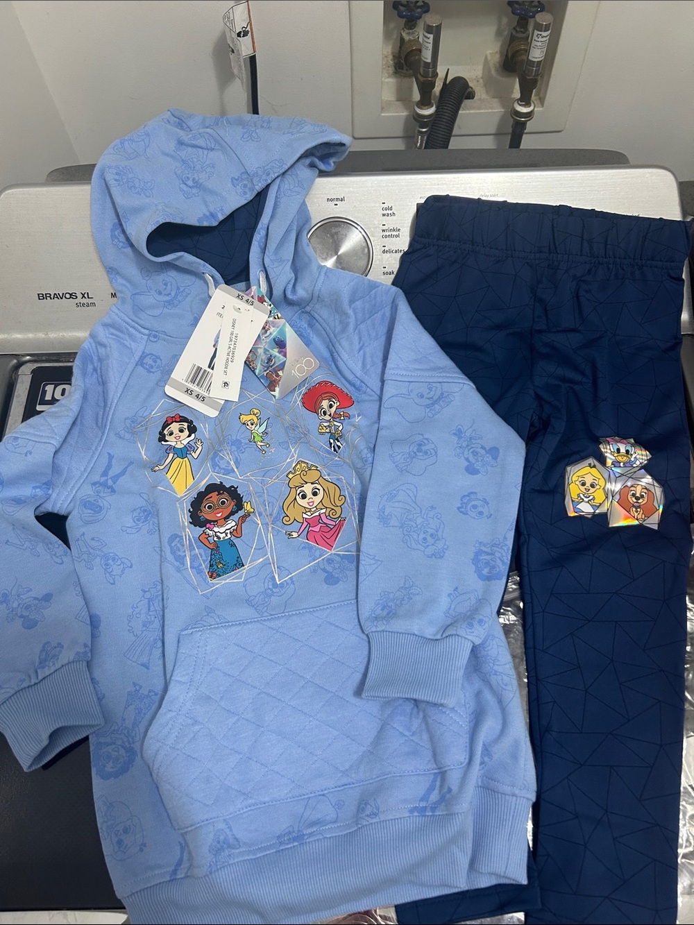 Girls xs 4/5 new nwt two piece hoodie leggings pants Disney athletic set